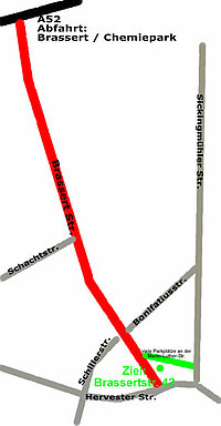 Eine rote Linie, die eine Route auf einer Karte mit Straßennamen anzeigt.