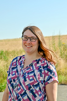 Das Bild zeigt Pfarrerin Corinna Schilde