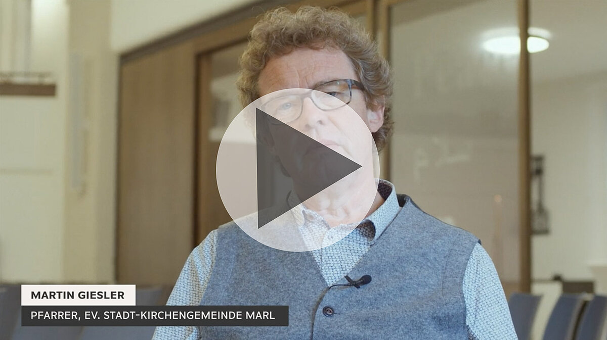 Mann, Martin Giesler, Pfarrer, Ev. Stadt-Kirchengemeinde Marl, Videostandbild.